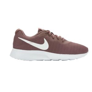 Size 7.5 Nike Women’s Tanjun